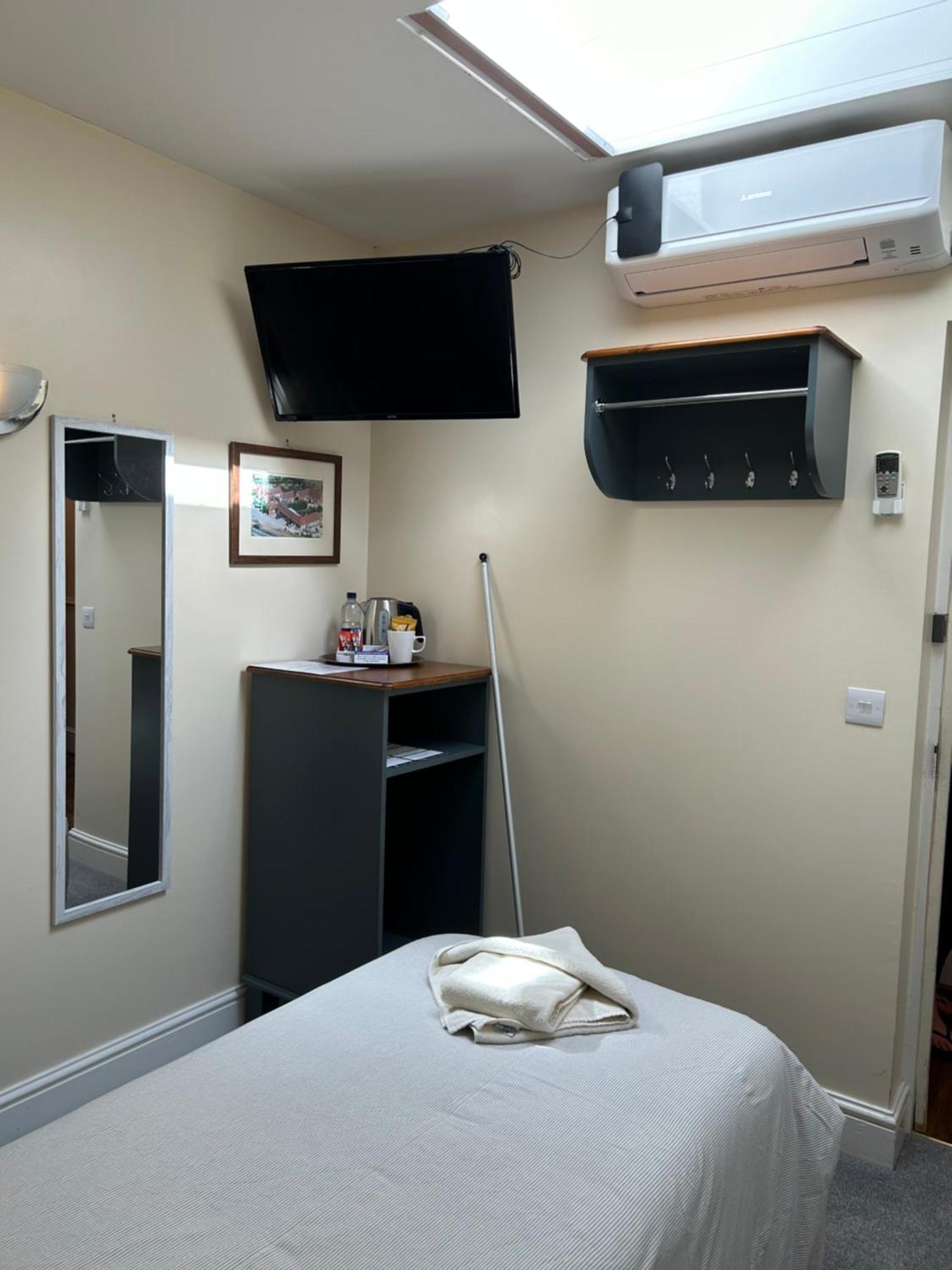 Halfway House Inn Country Lodge Yeovil Esterno foto